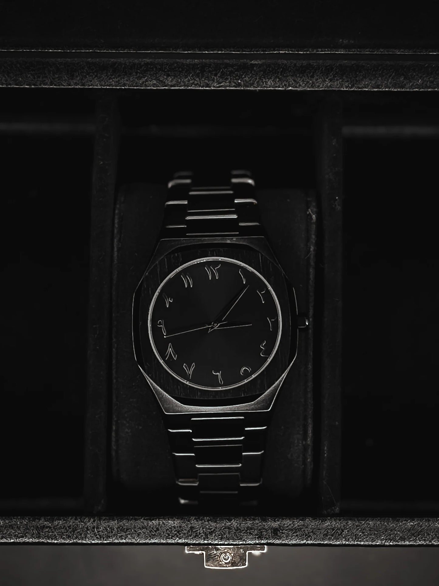 AURA WATCH (BLACK ARABIC DIAL)